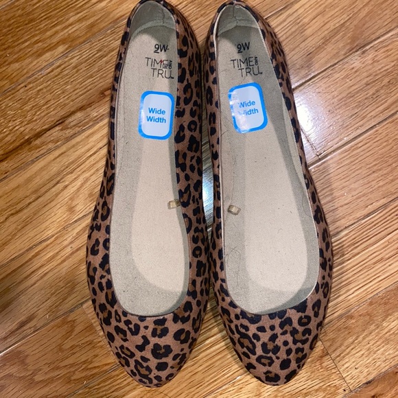 Time and Tru Shoes - Cheetah Flats